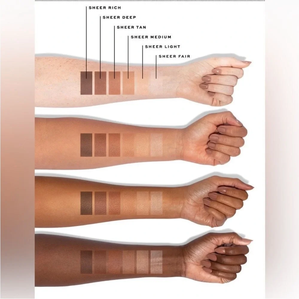 Jaclyn X Robin powder move loose setting powder in sheer rich.
