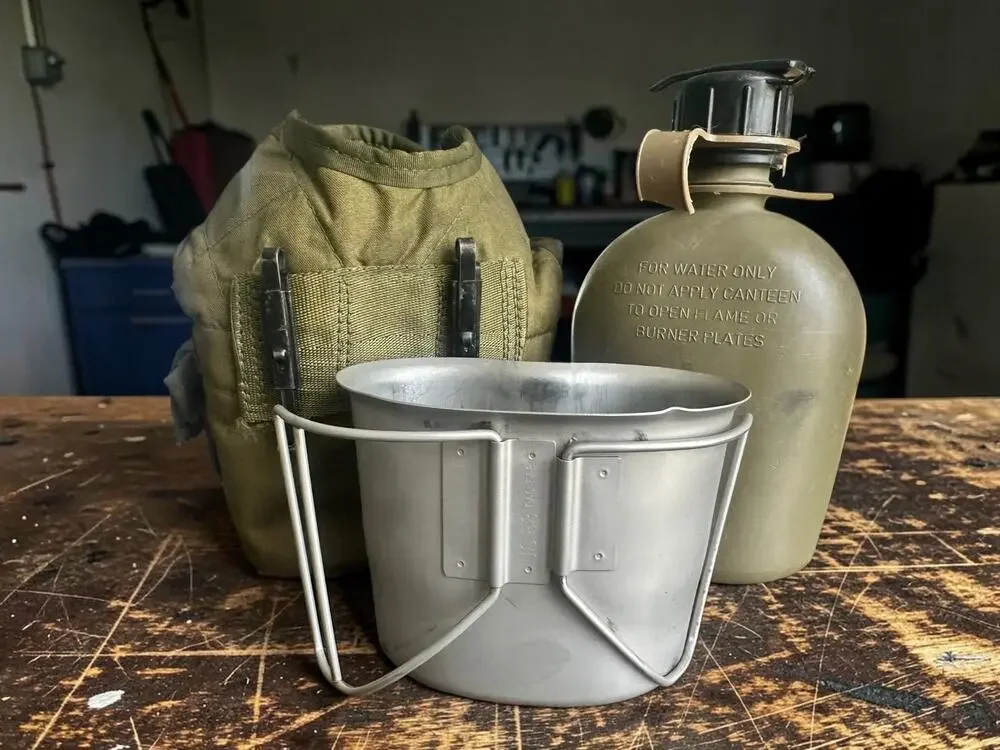 1986 USGI Arctic Canteen Zarn w Cup Cover Cold Weather Military 1 Qt