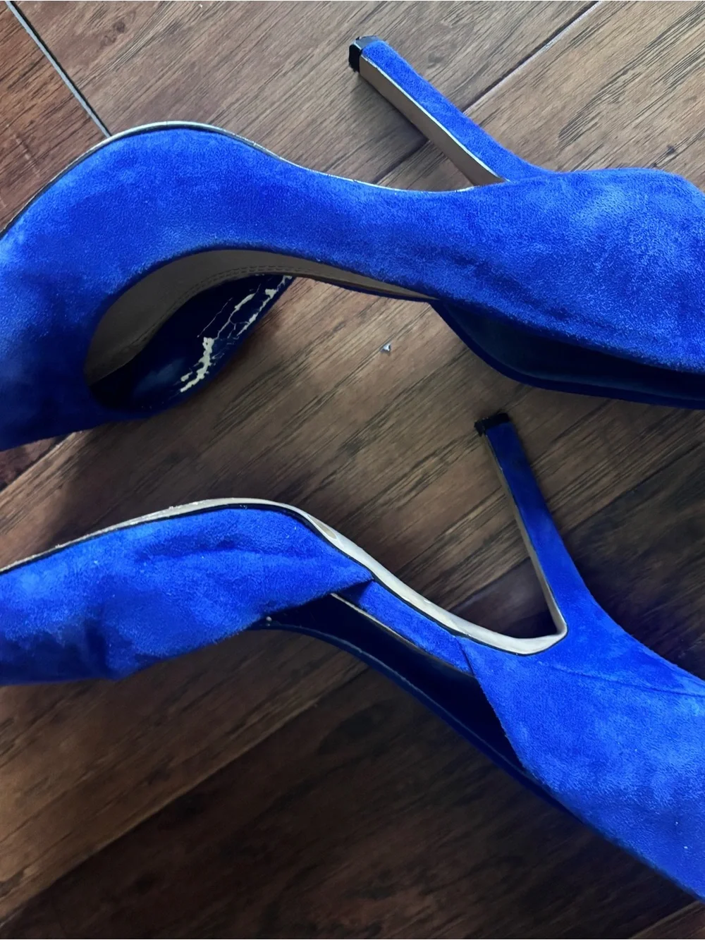 BCBG sleek pointed