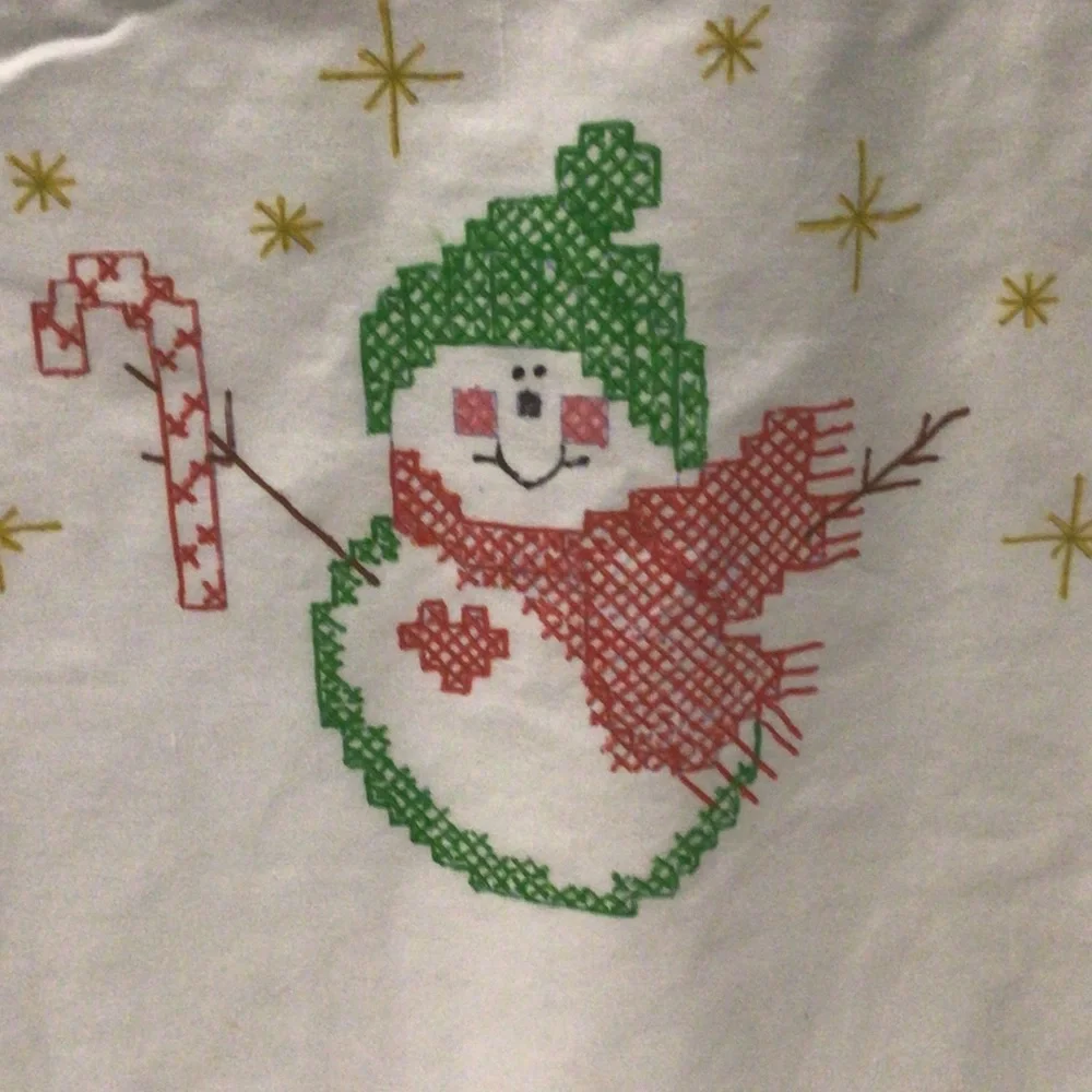 N/A white pillowcases
