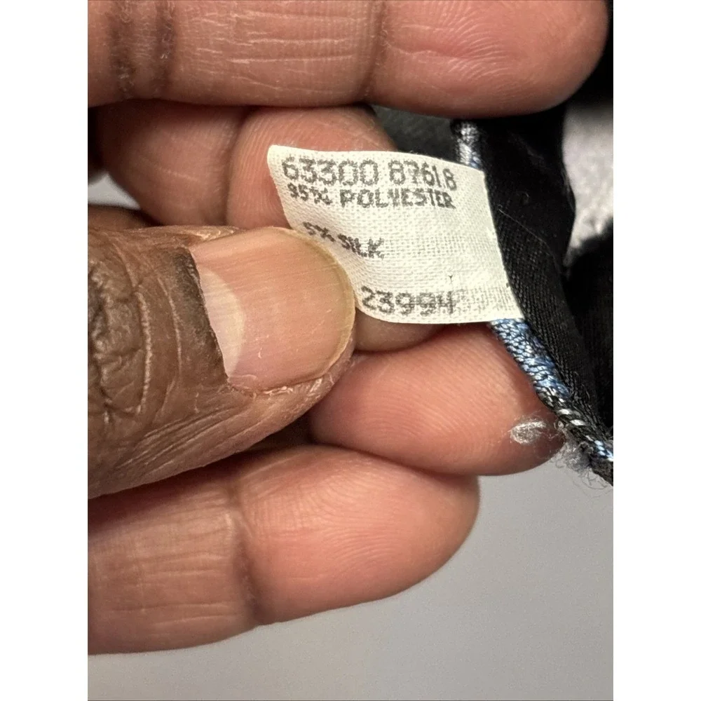 Oscar de la Renta add touch