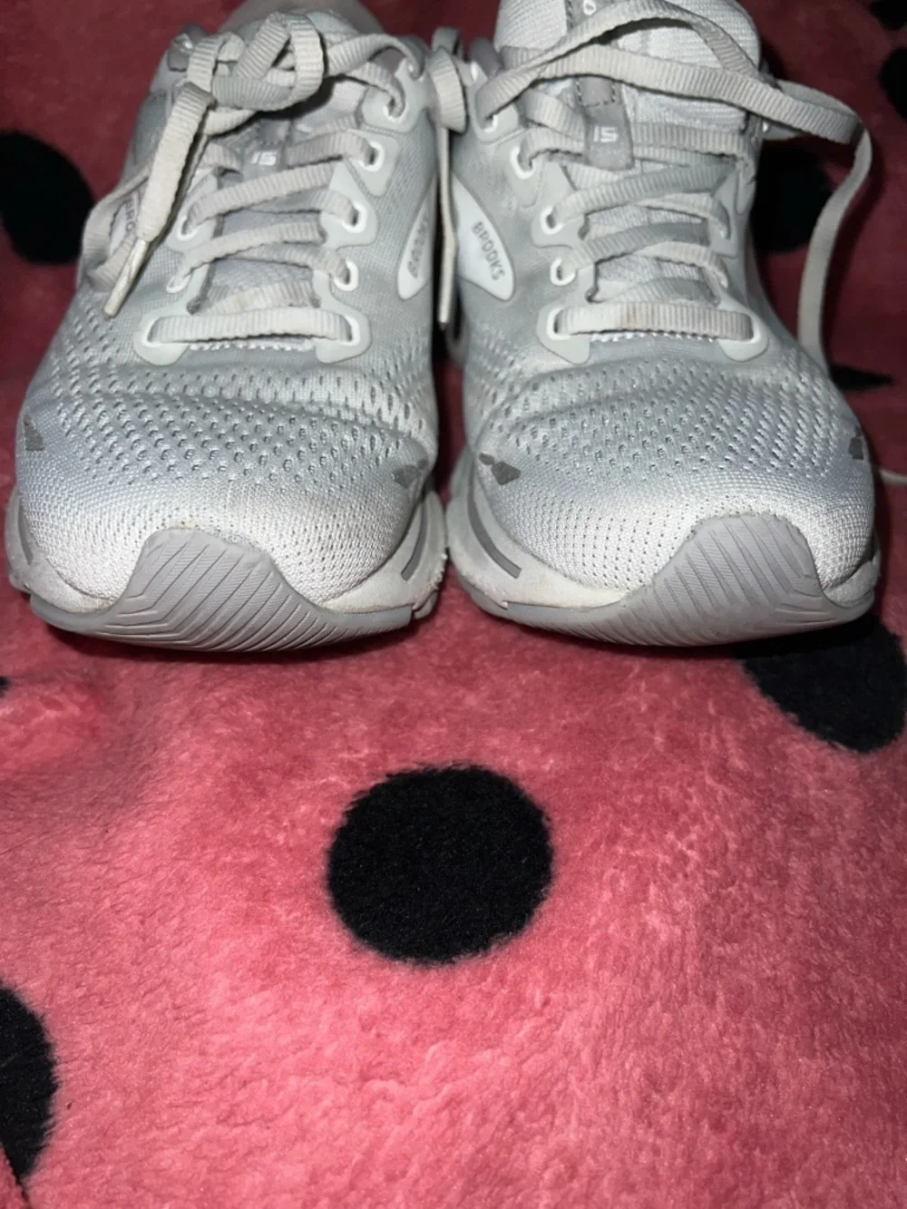 Brooks shoe image