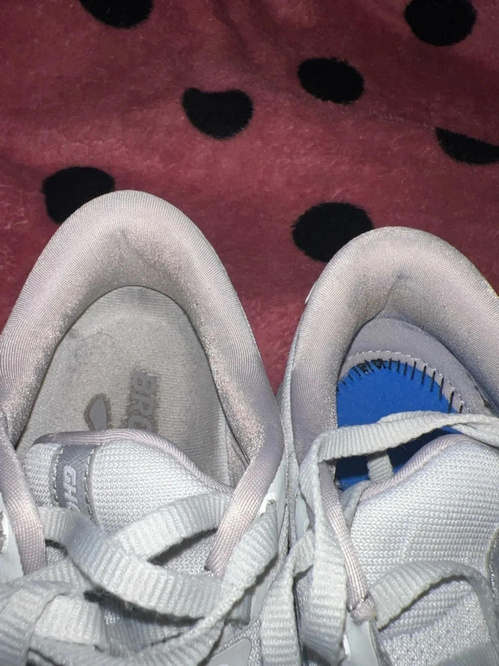 Brooks shoe image