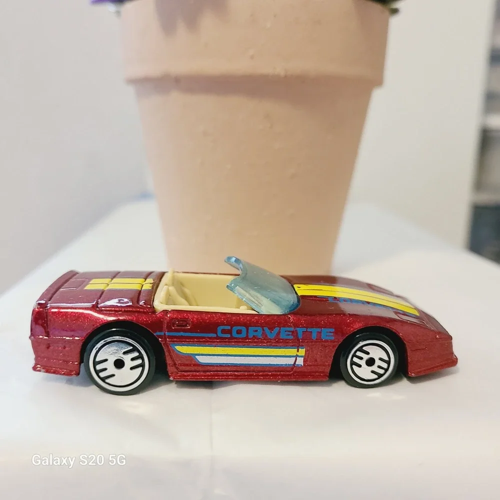 Hot Wheels 1988 Custom Corvette Burgundy‎ Convertible Diecast Toy Car