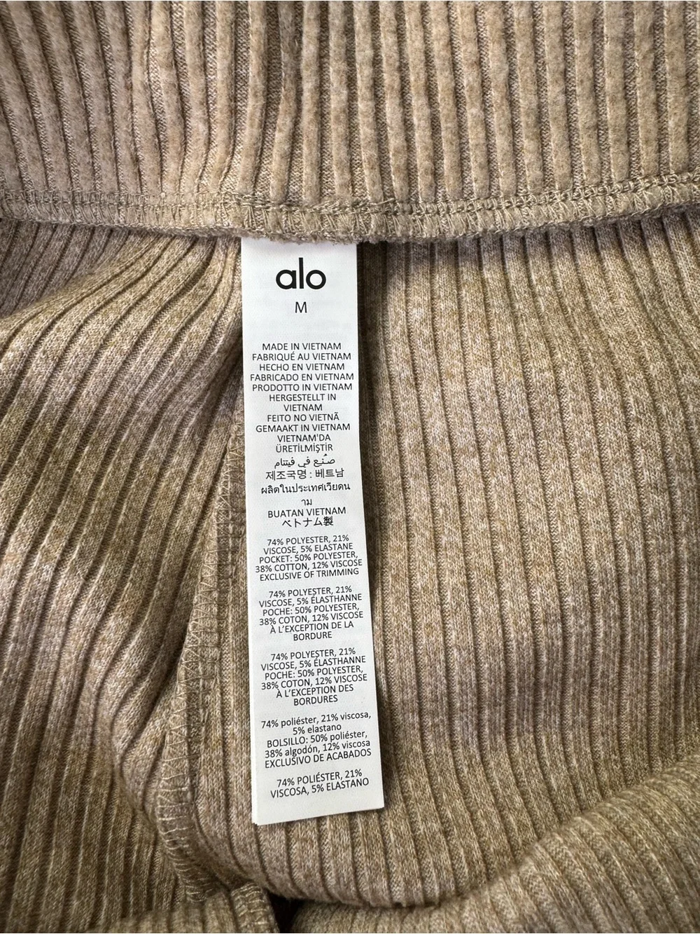 ALO Yoga alo muse