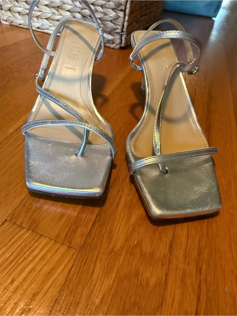 Aeyde metallic silver