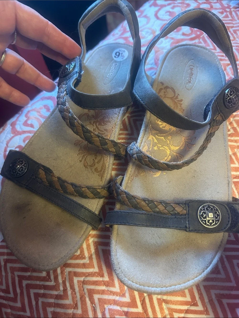 Aetrex braided straps