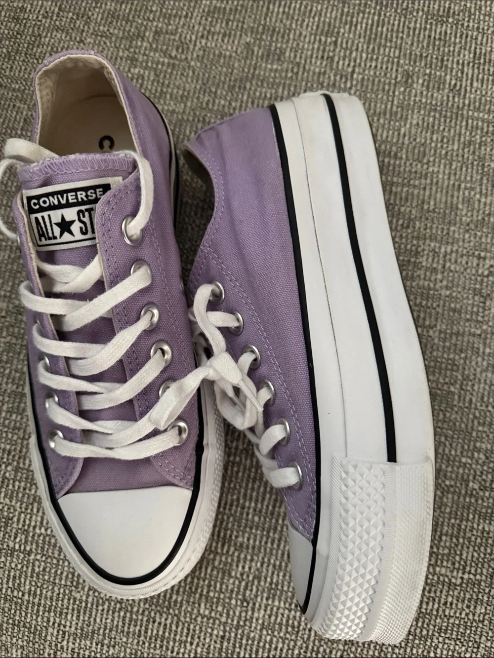 Converse low top