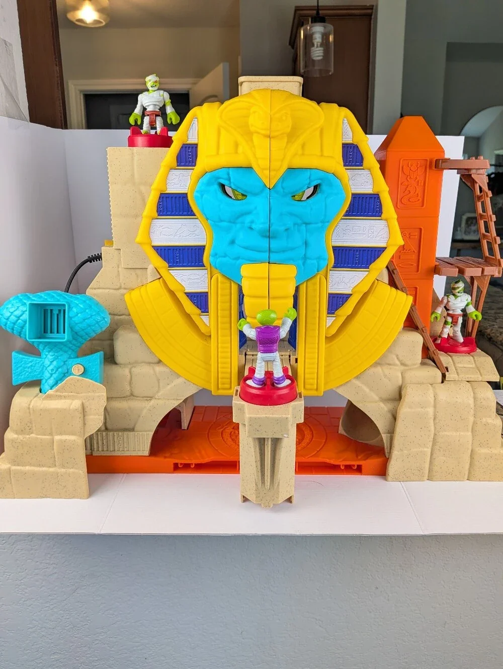 Fisher-Price Imaginext Serpent Strike Pyramid Playset Model DRM07 & 3 Figures