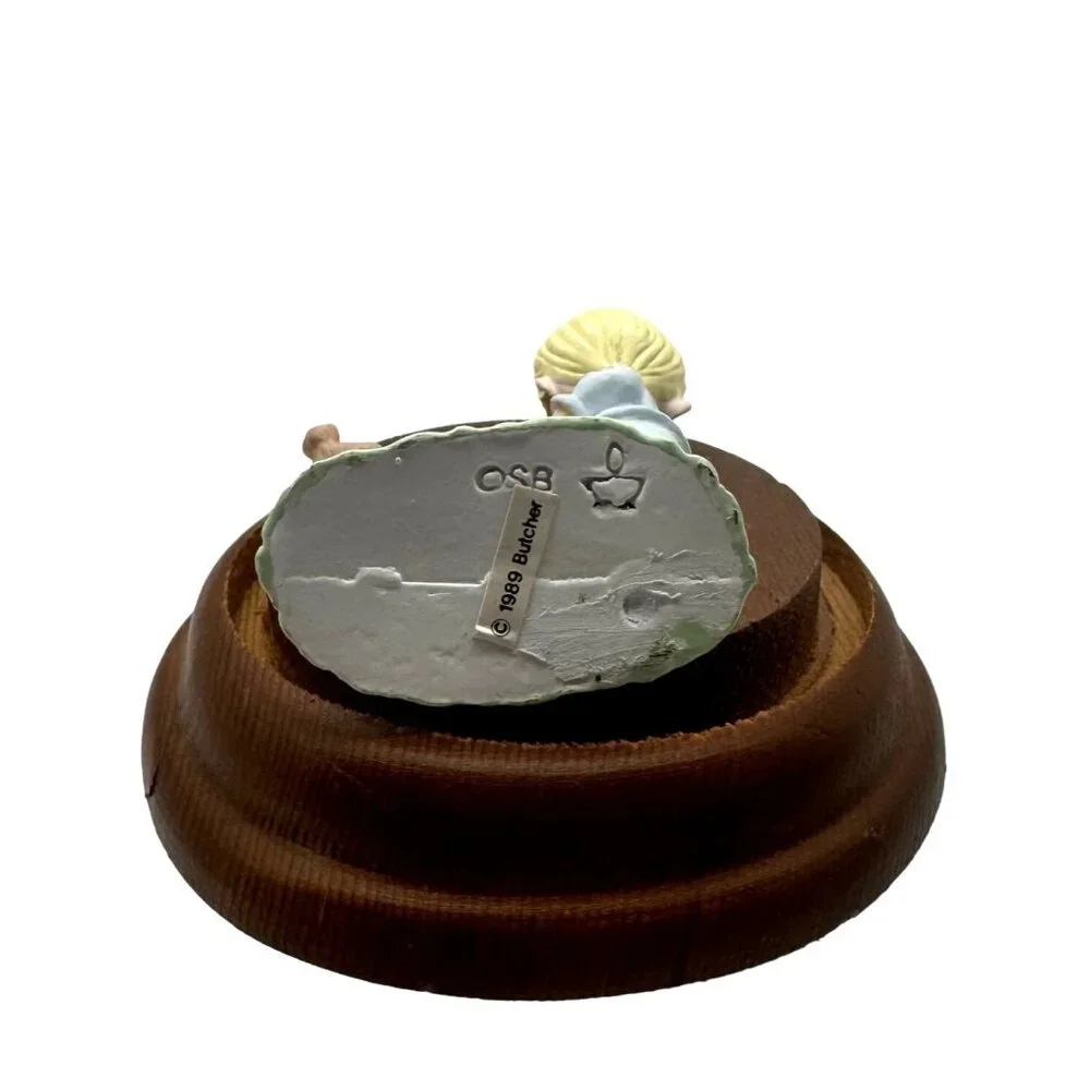 PMI wear figurine