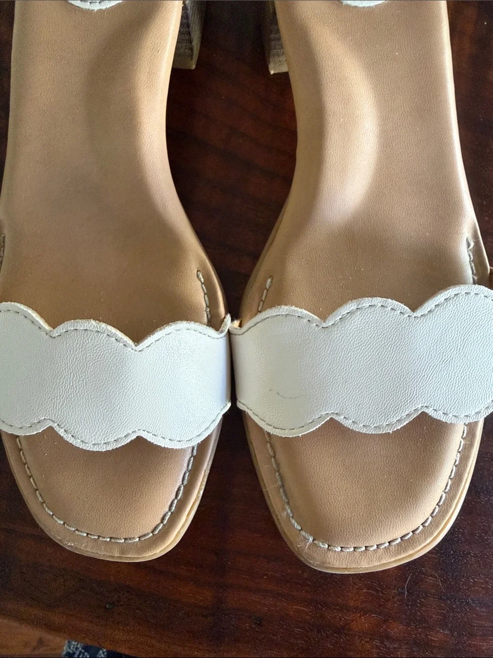 b.o.c. chic scalloped