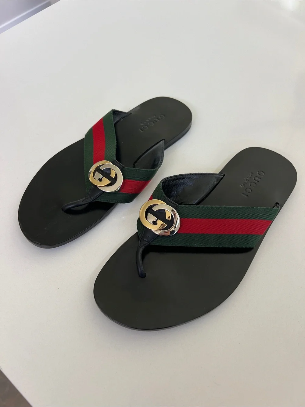 Gucci kika GG green and red stripe web black flat sandals flip flops size 6