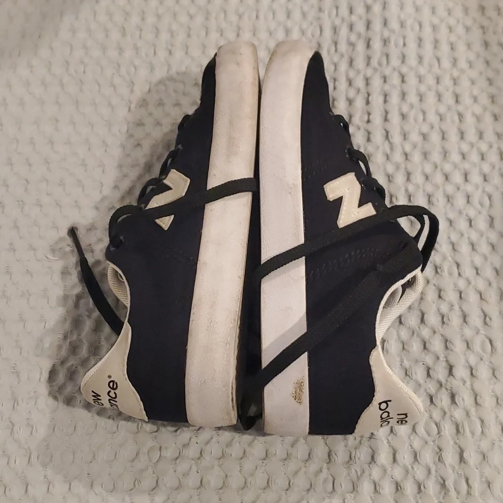 New Balance Kids' Sneakers Size 13.5 Black (#14)