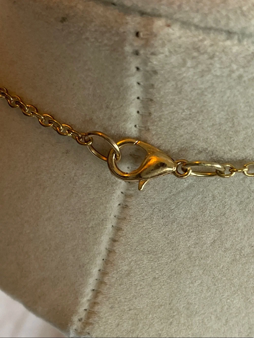 N/A charming gold