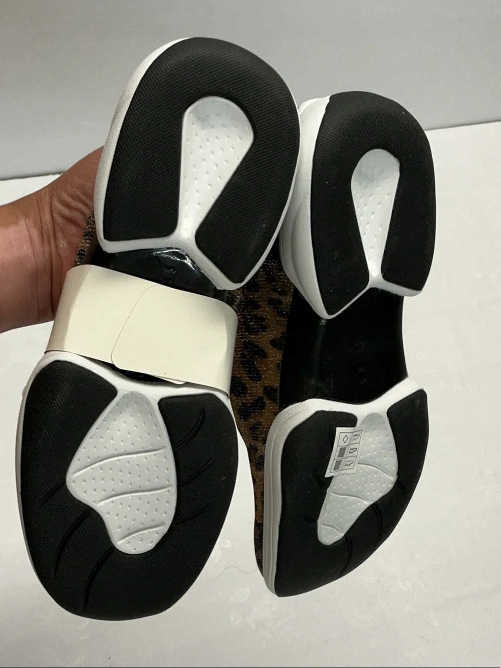 Skechers leopard print