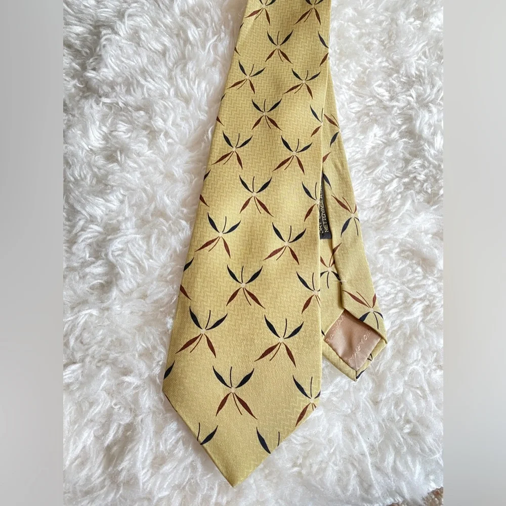 Vintage Giorgio Armani silk tie yellow 4 inch Made in Italy