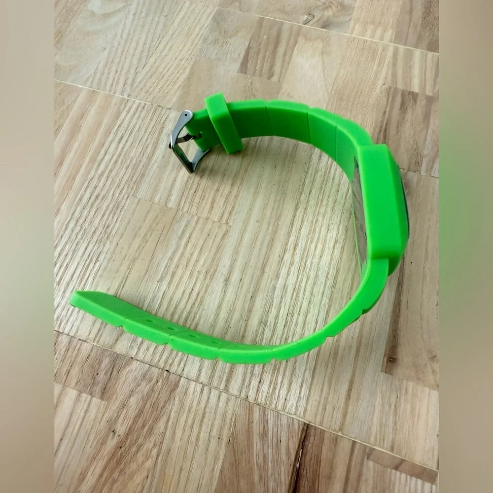 Framed impact rectangular bright green silicone watch NEW BATTERY