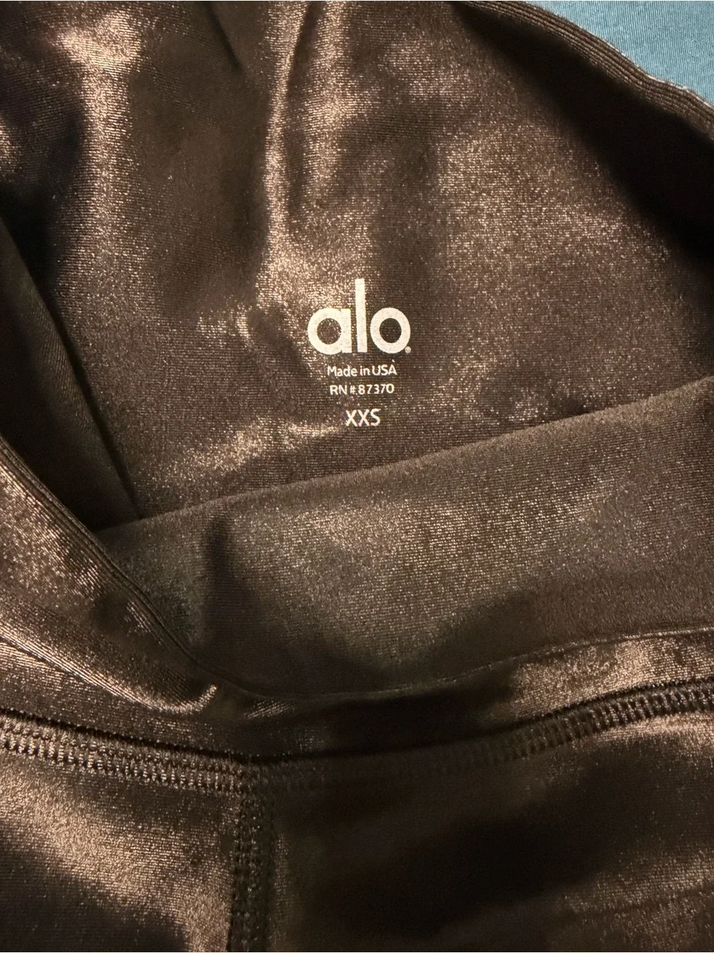 ALO Yoga sleek black