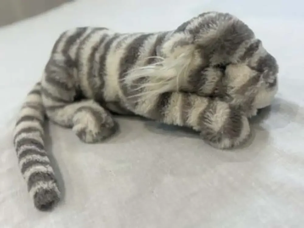 Jellycat sacha snow