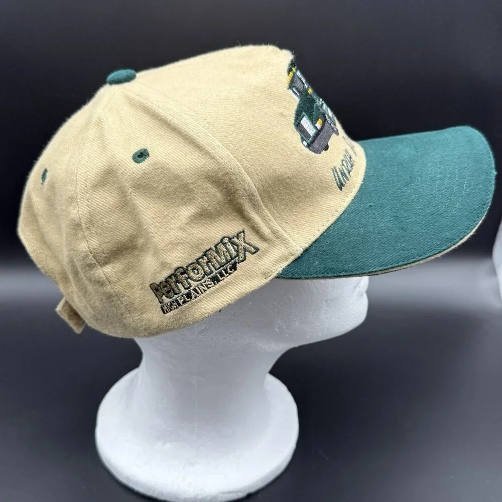 Beaver Caps great preloved