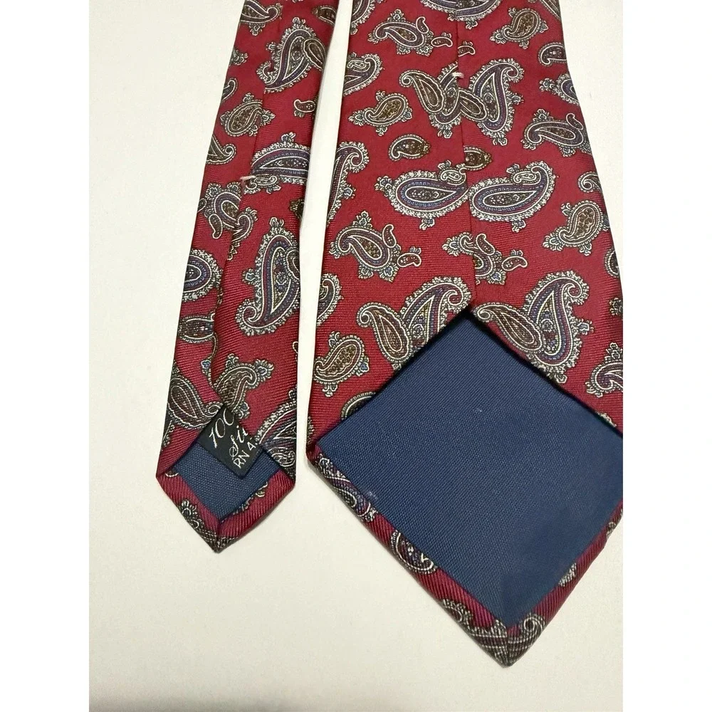 Jos. A. Bank classic paisley