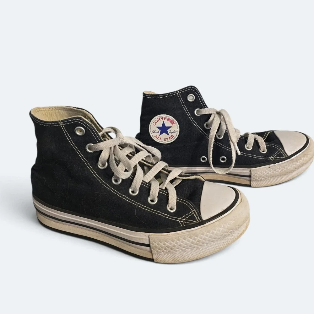 Converse worn good