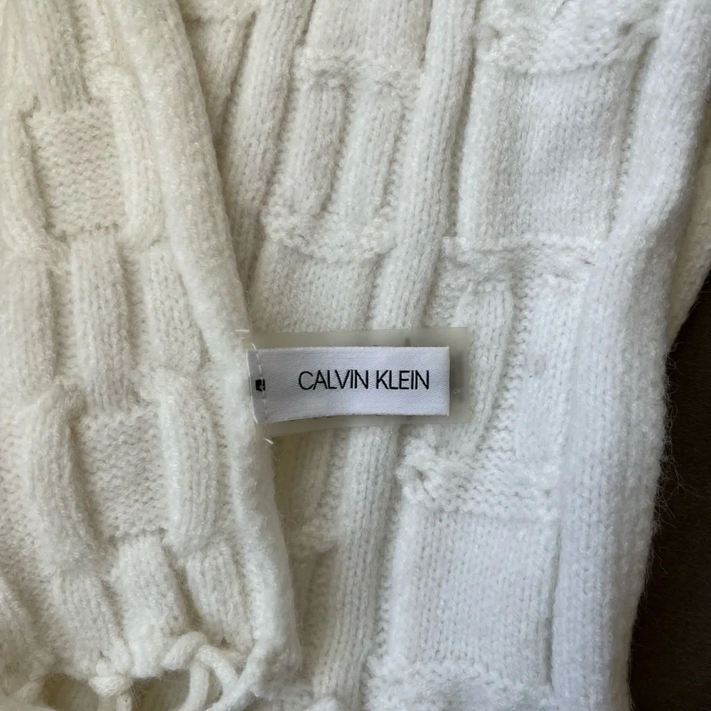 Calvin Klein chic cable