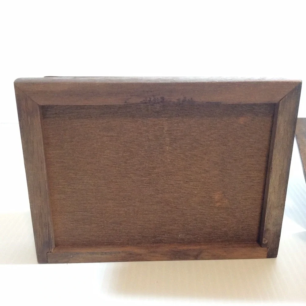 N/A lot wooden