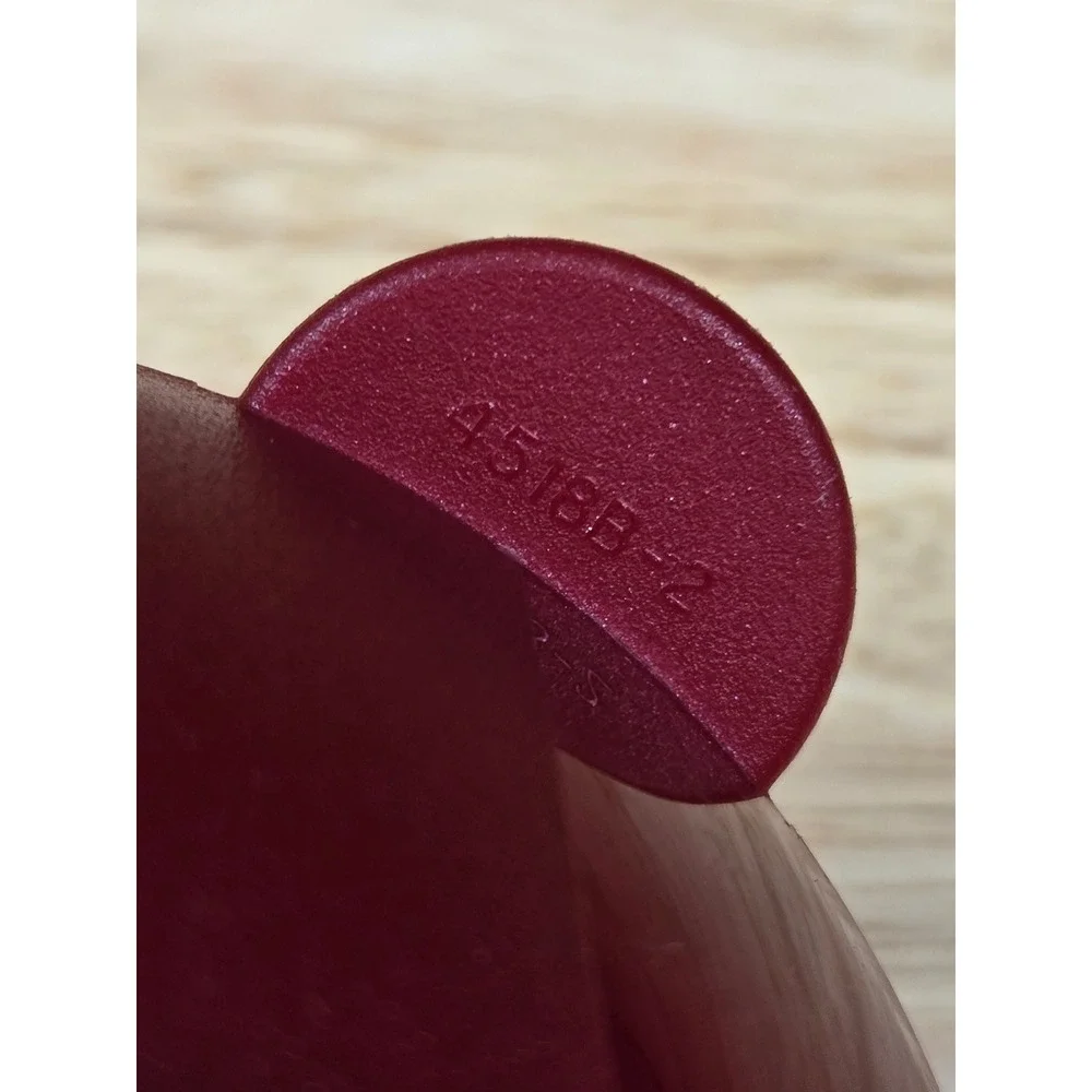 Tupperware hinged lid