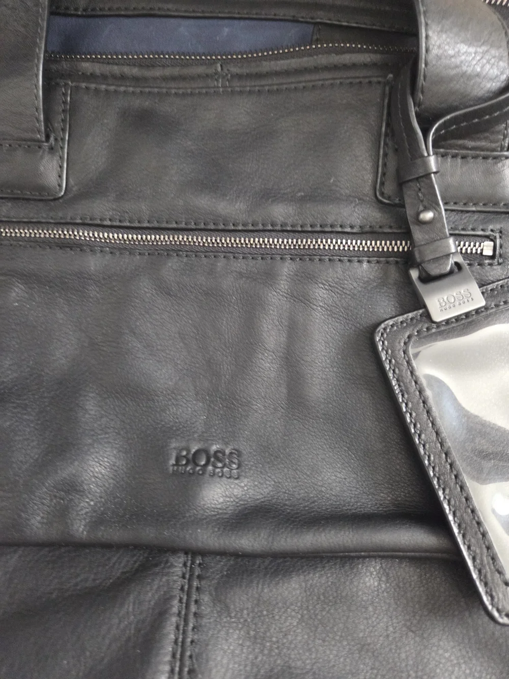 Boss sleek black
