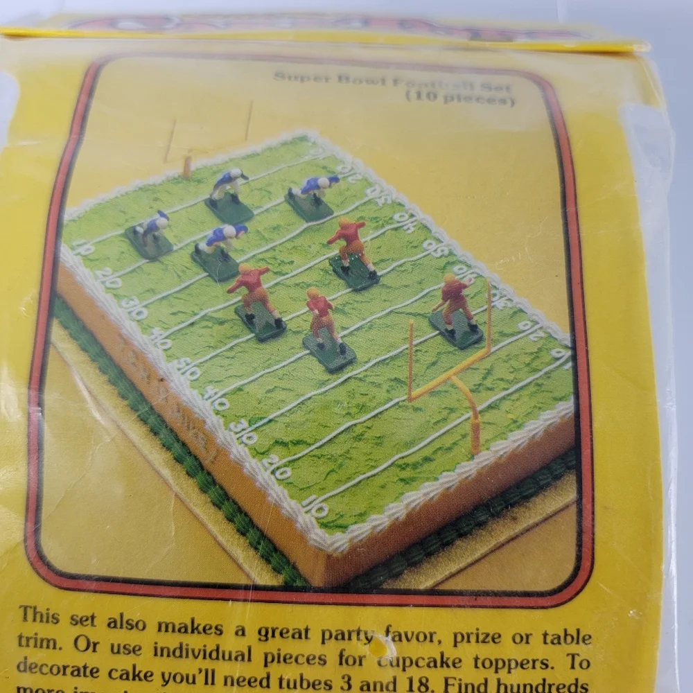 Wilton cake tops