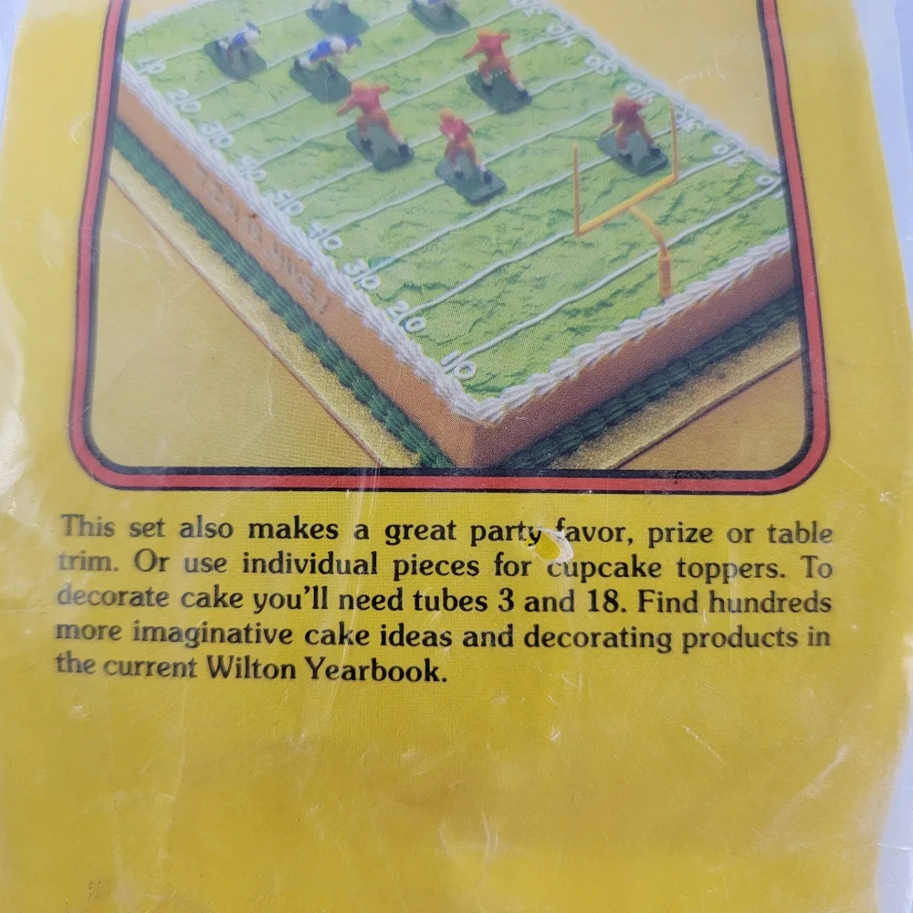 Wilton cake tops