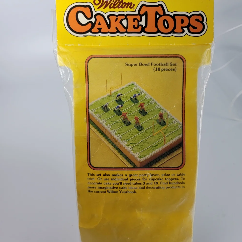Wilton cake tops