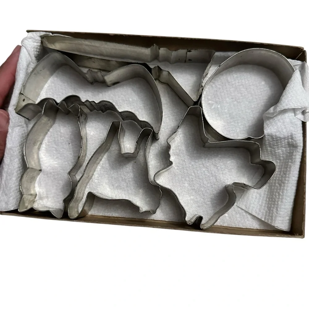Vintage theme cutters set