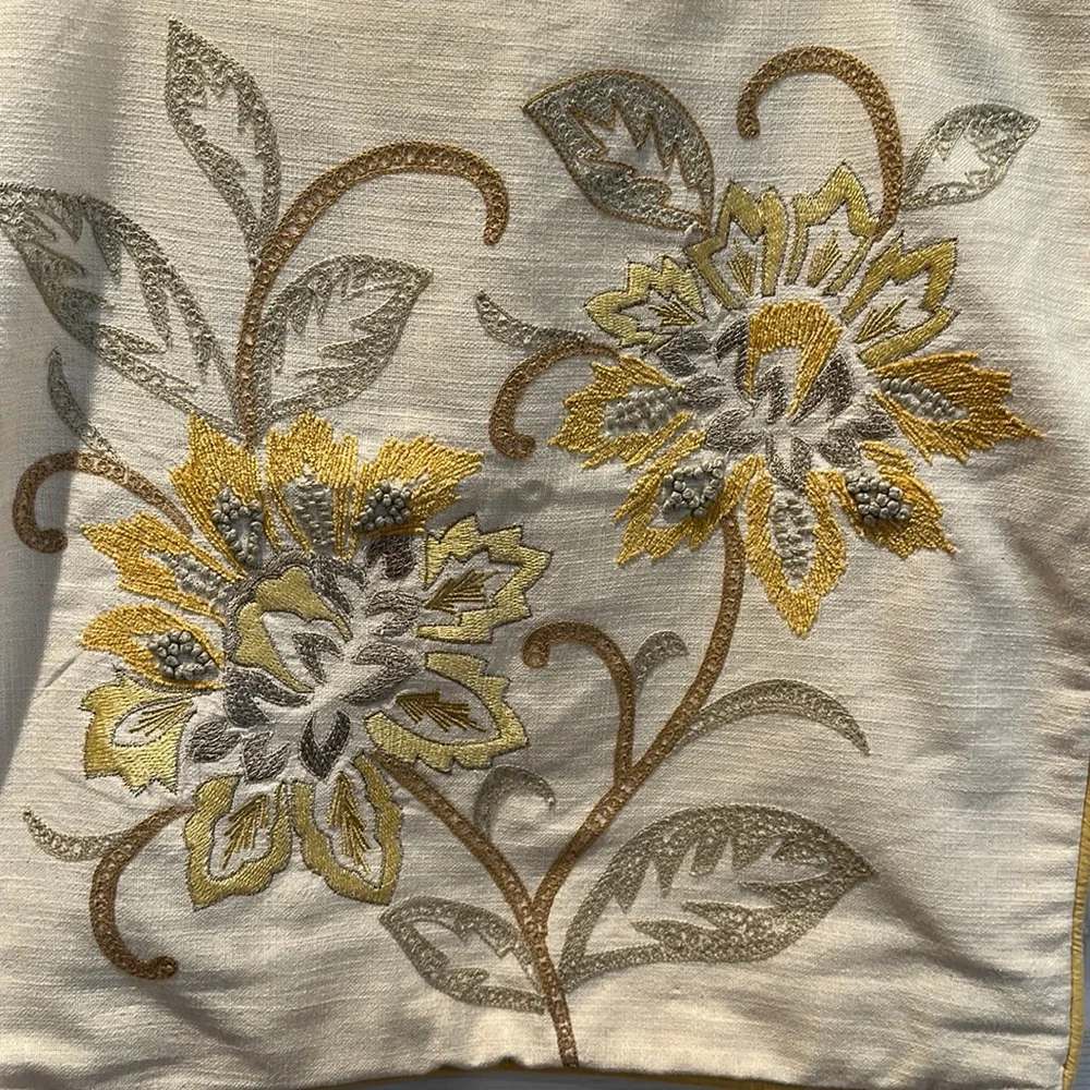 Pier one pillow case cover floral 18x18 tan / gold / neutral colors