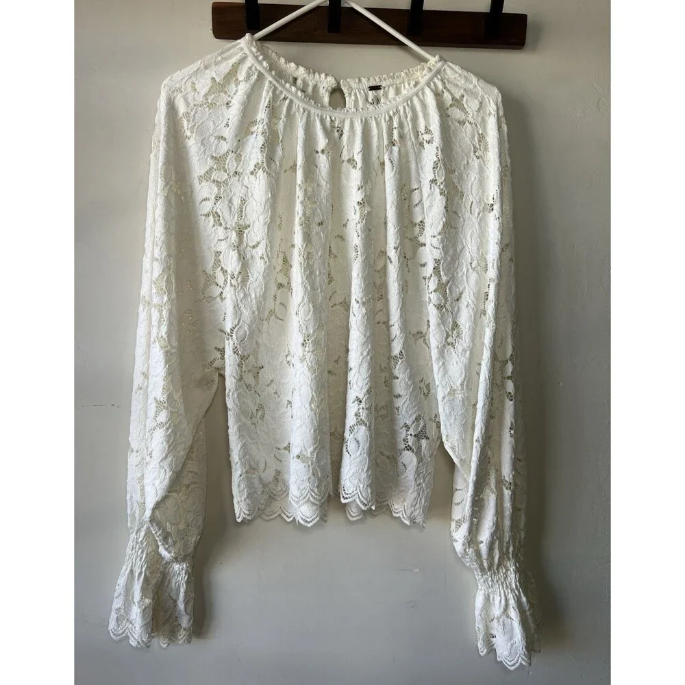 Free People sleeve round white