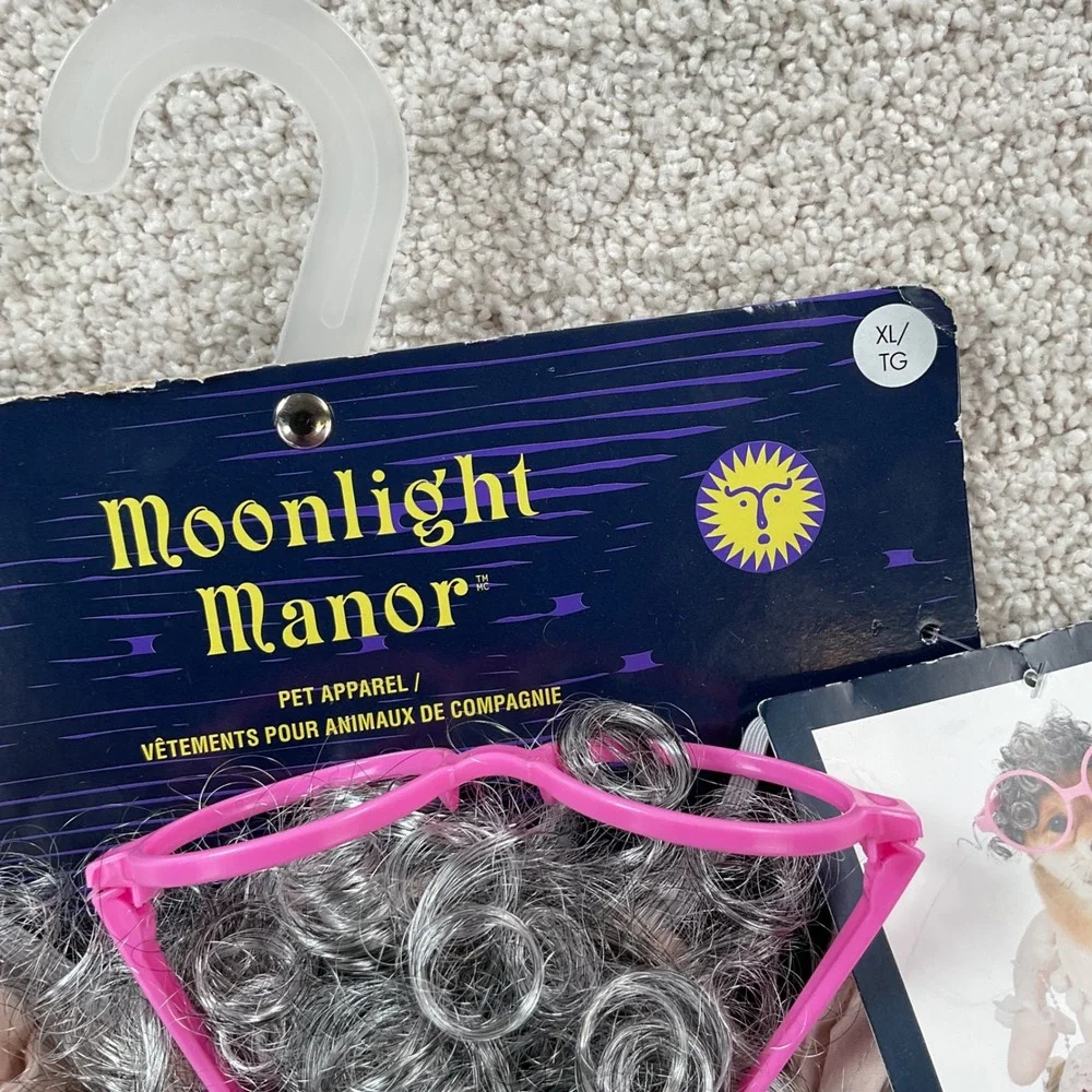 Moonlight Manor xl into it