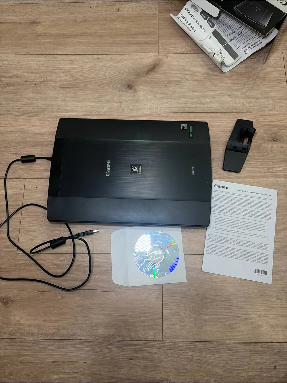 Canon CanoScan LiDE 220 Flatbed Color Scanner - Black