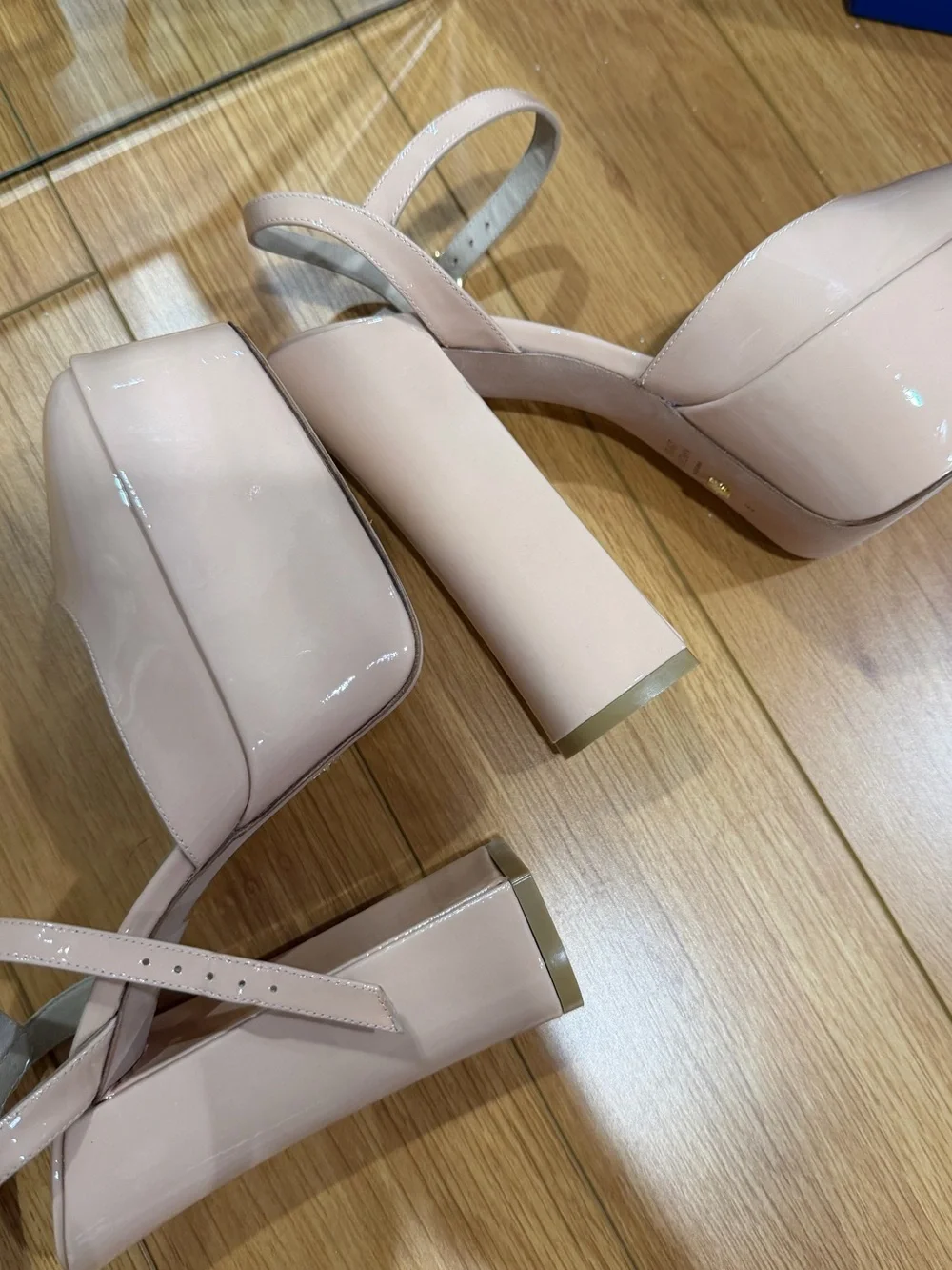 Stuart Weitzman brand new