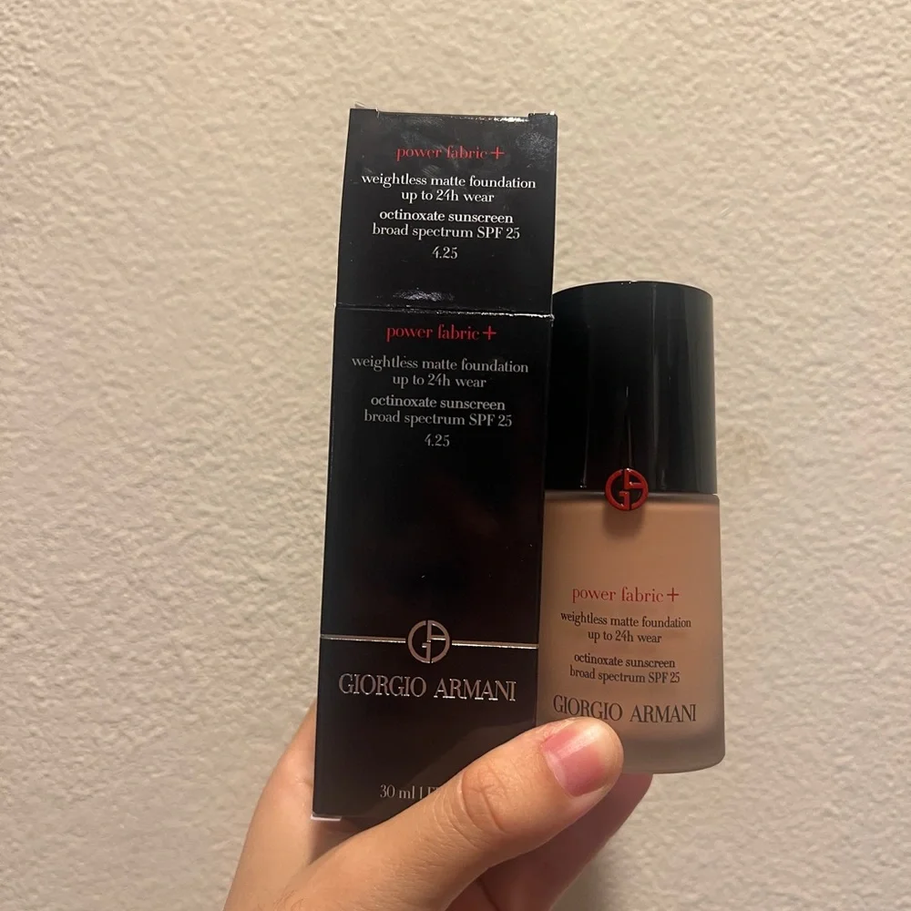 Armani Beauty Power Fabric+ Foundation SPF 25 4.25