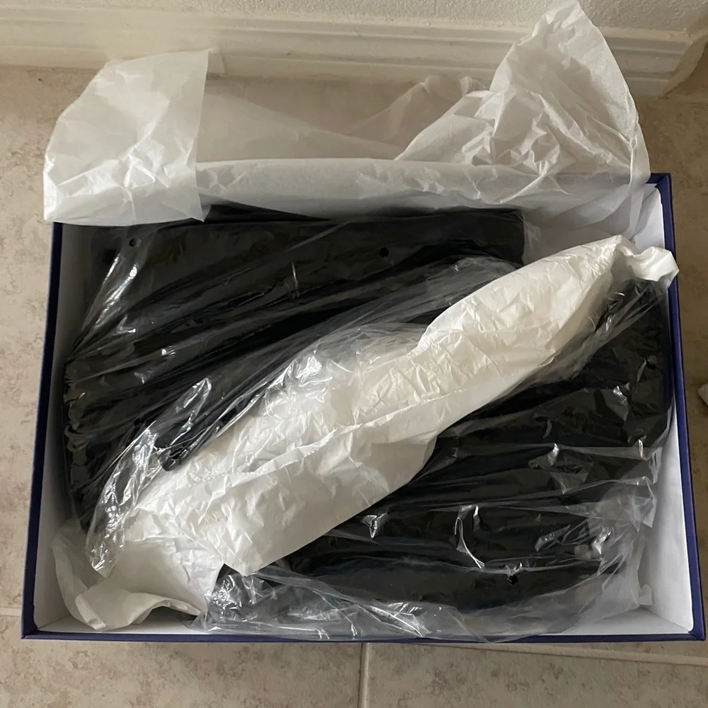 Stuart Weitzman new box
