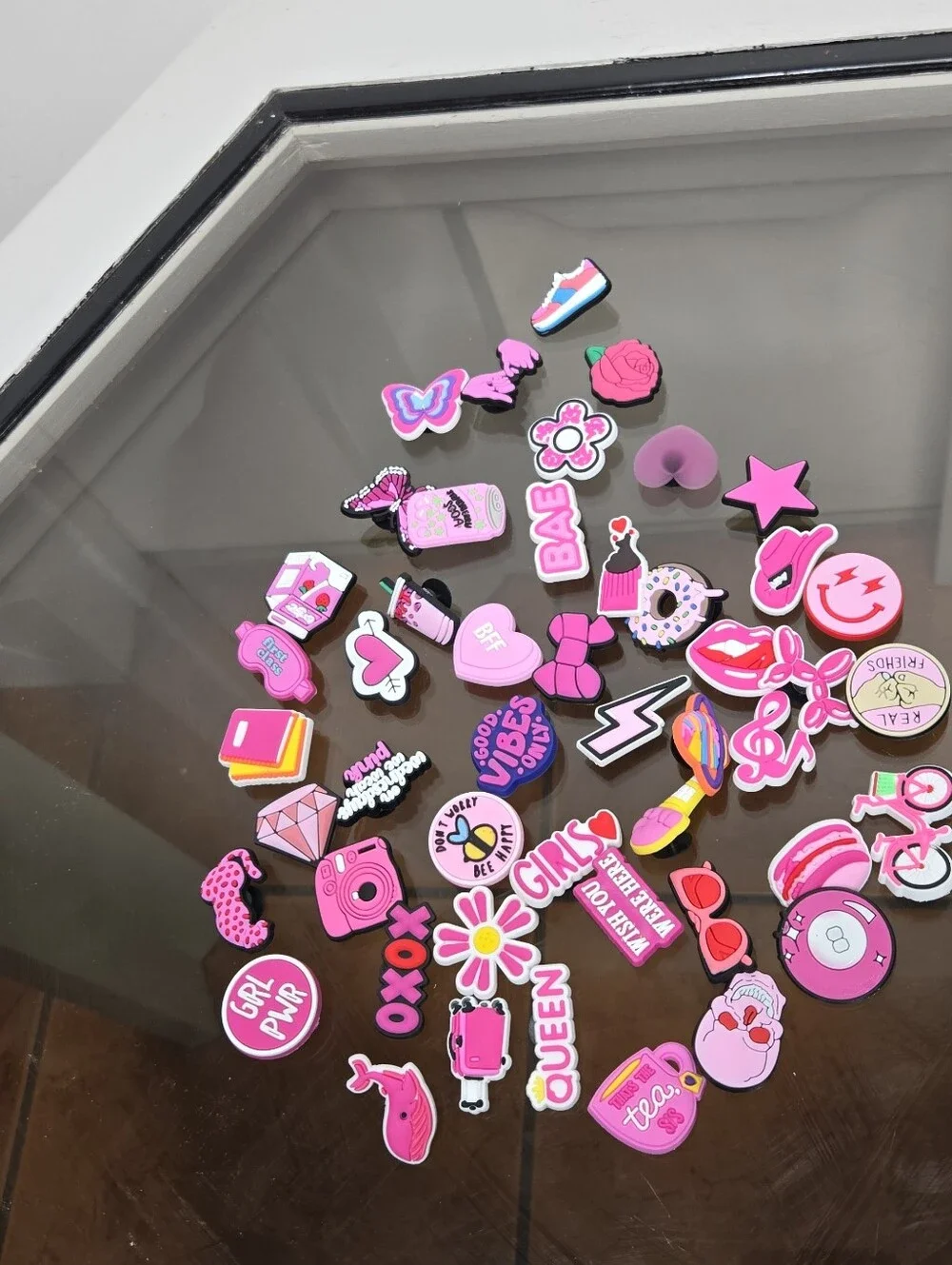 no brand bright pink