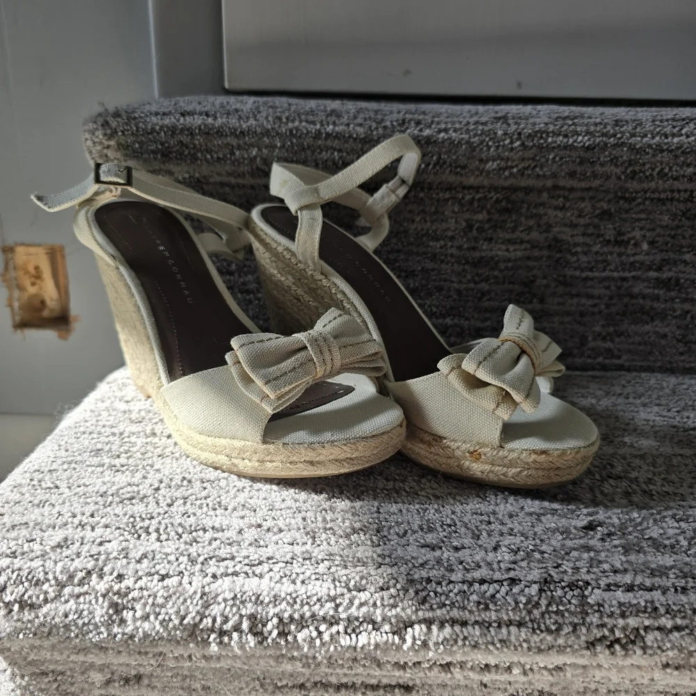 LC Lauren Conrad new box