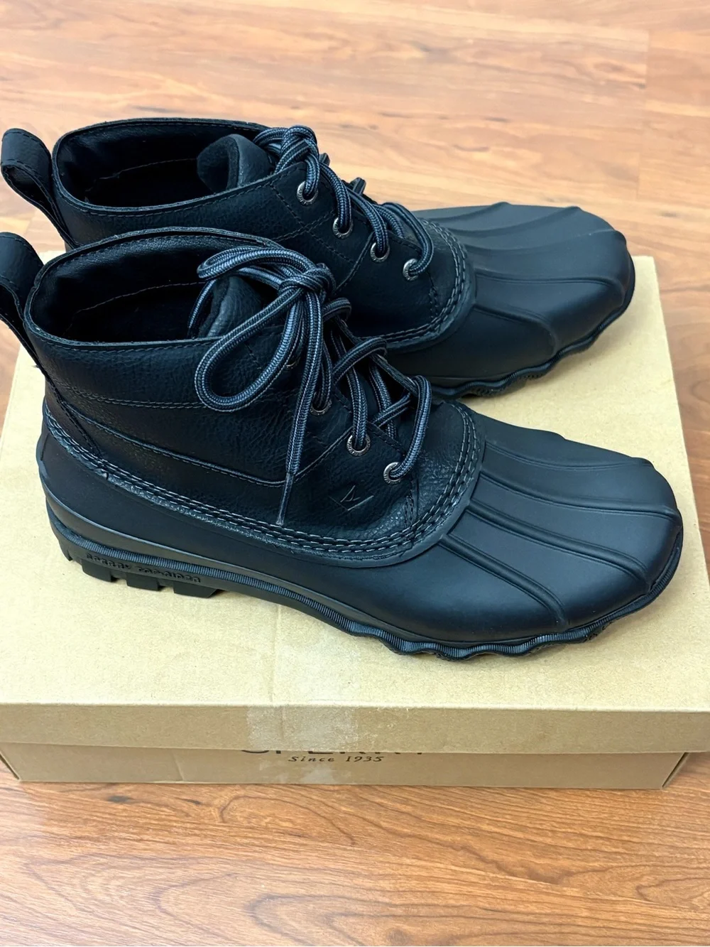 Sperry lace up