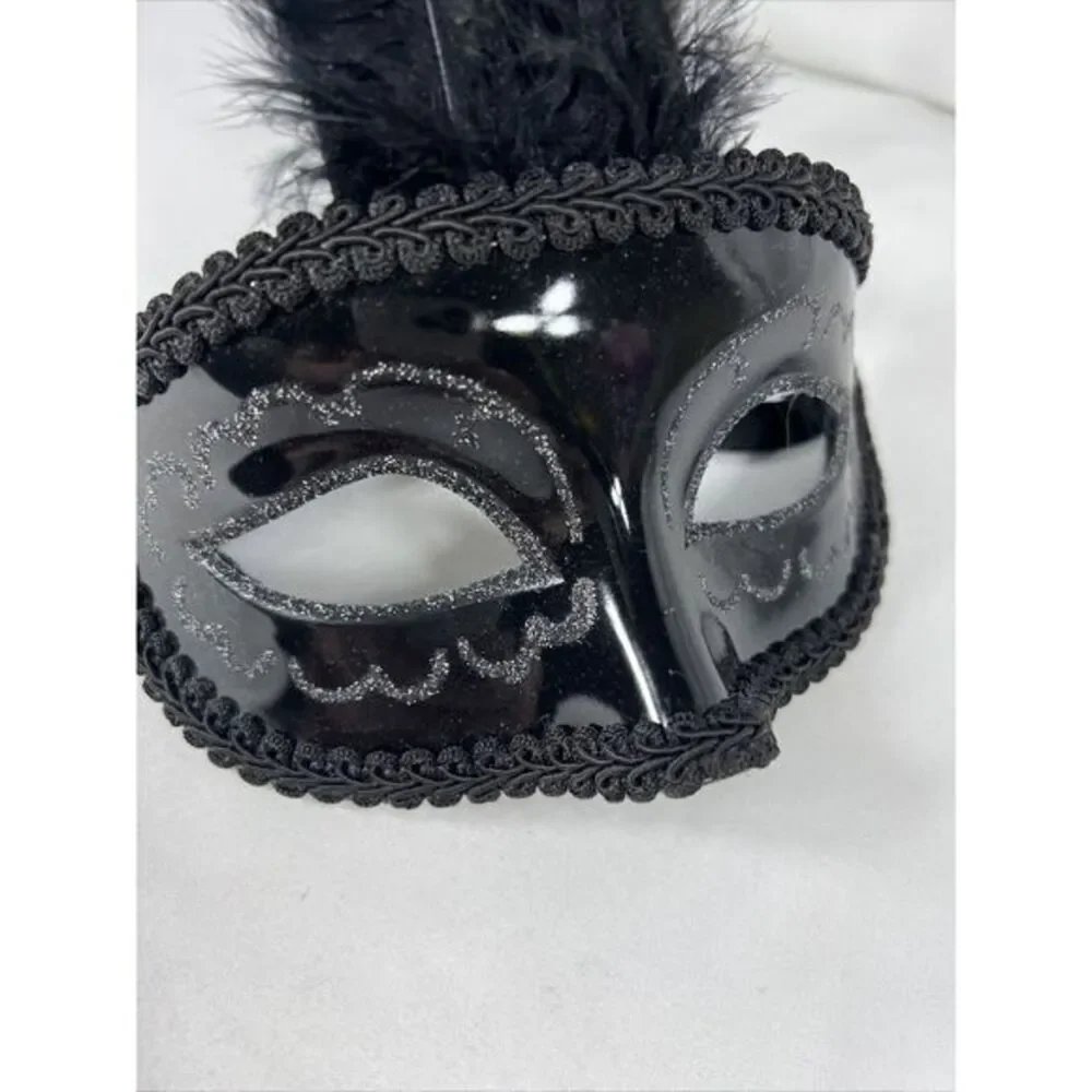 Masquerade get ready