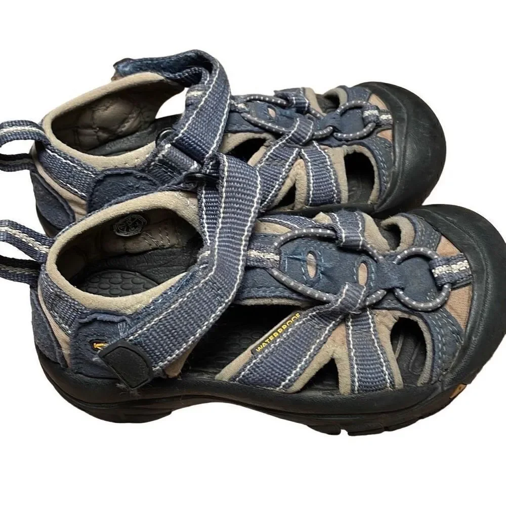 Keen hybrid hiking