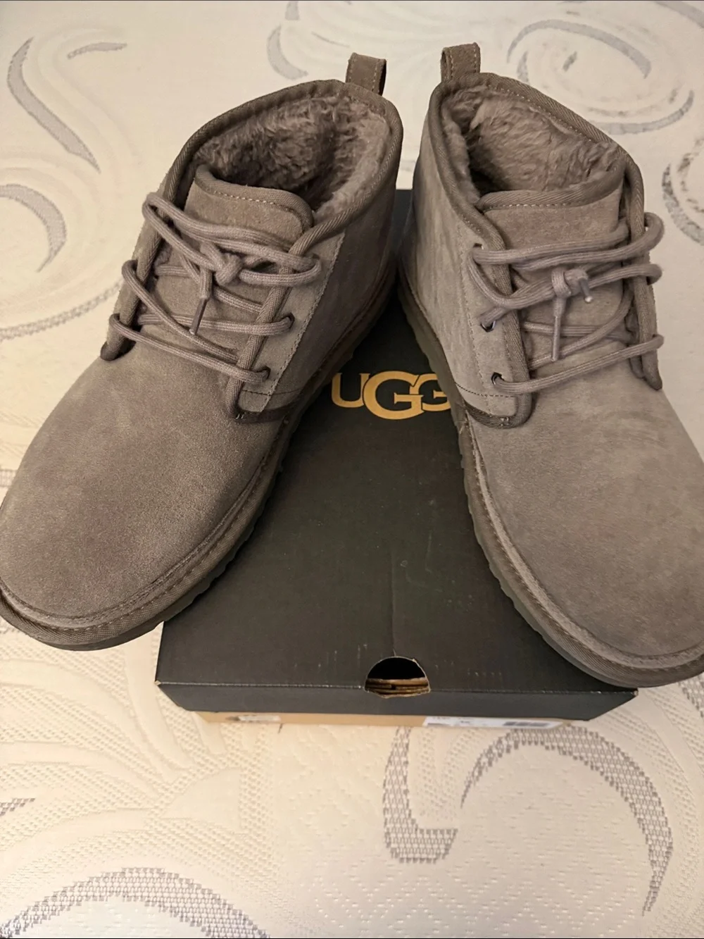 UGG suede chukka