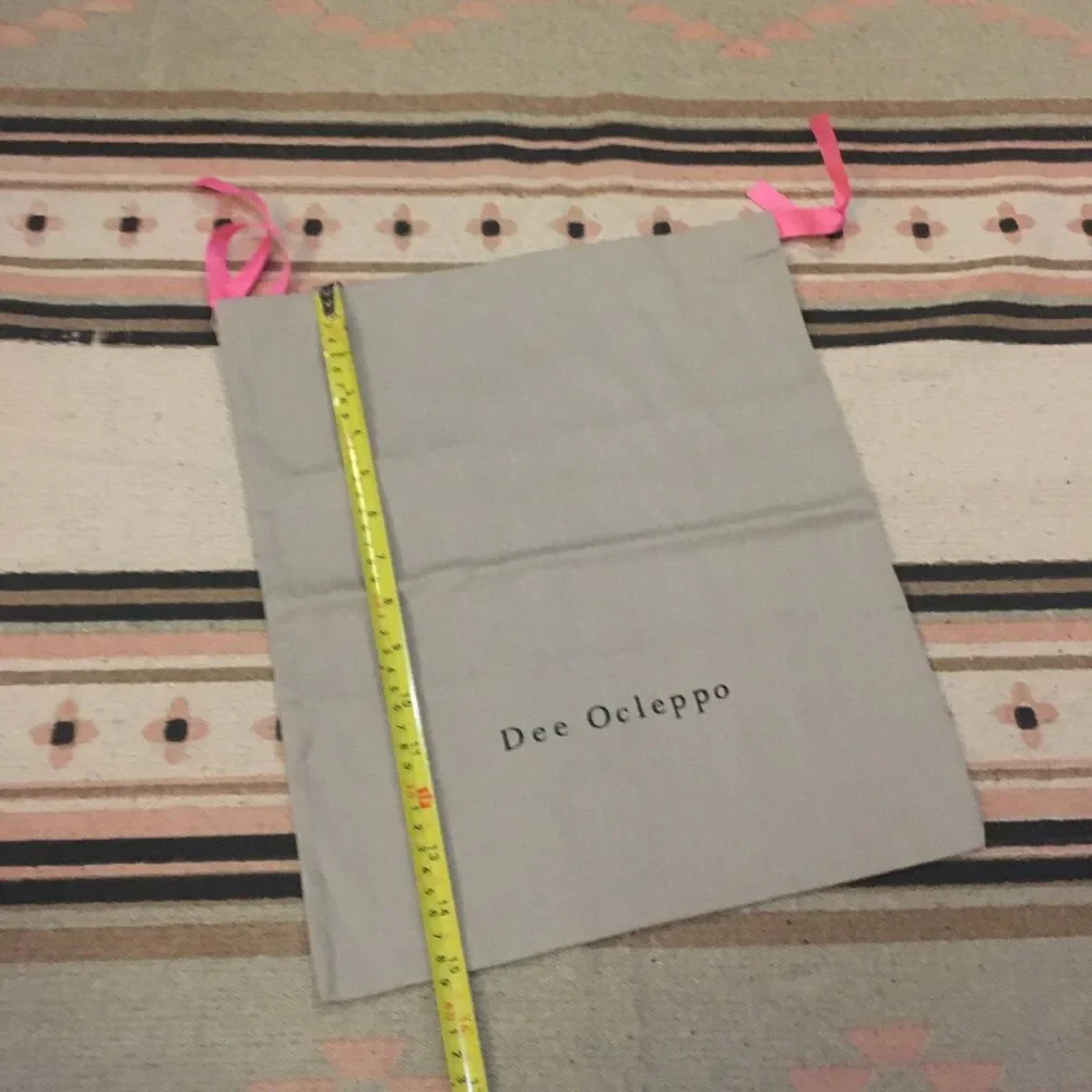 Dee Ocleppo Gray with pink drawstring new 14” x 15” garment bag for shoes or clo