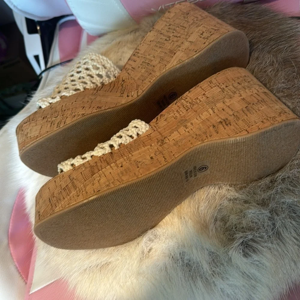 Soda comfortable platform