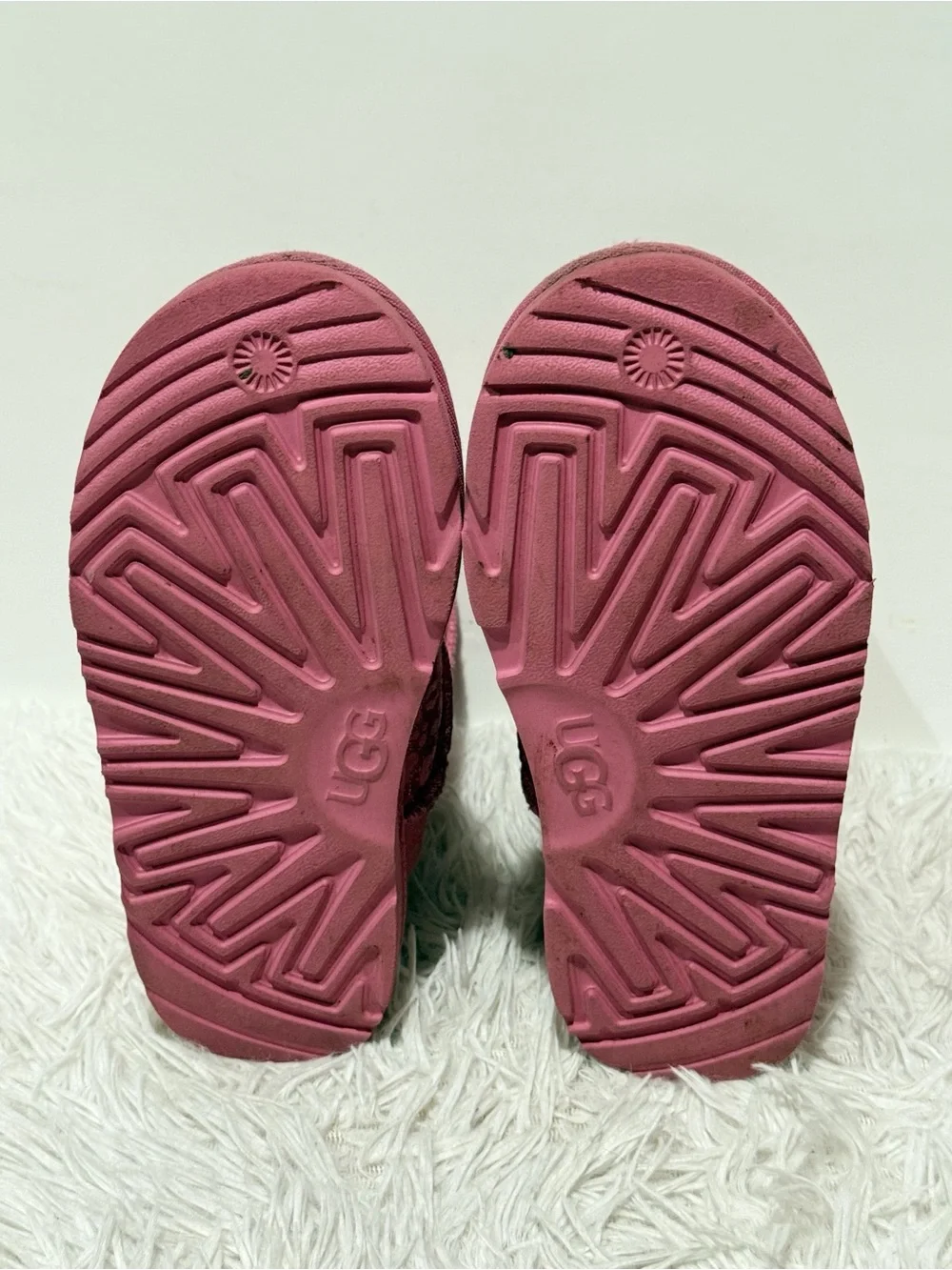 UGG  Girls Classic II Pink Glitter Leopard  Boots Size:3